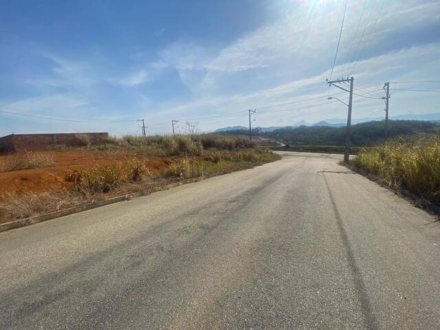 #748 - Terreno para Venda em Macaé - RJ - 3