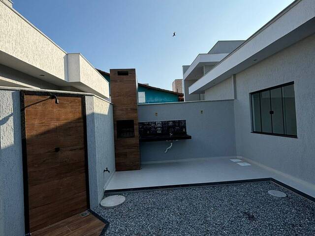 Casa para Venda em Rio das Ostras - 2